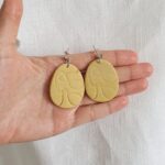 Mona earrings in yellow